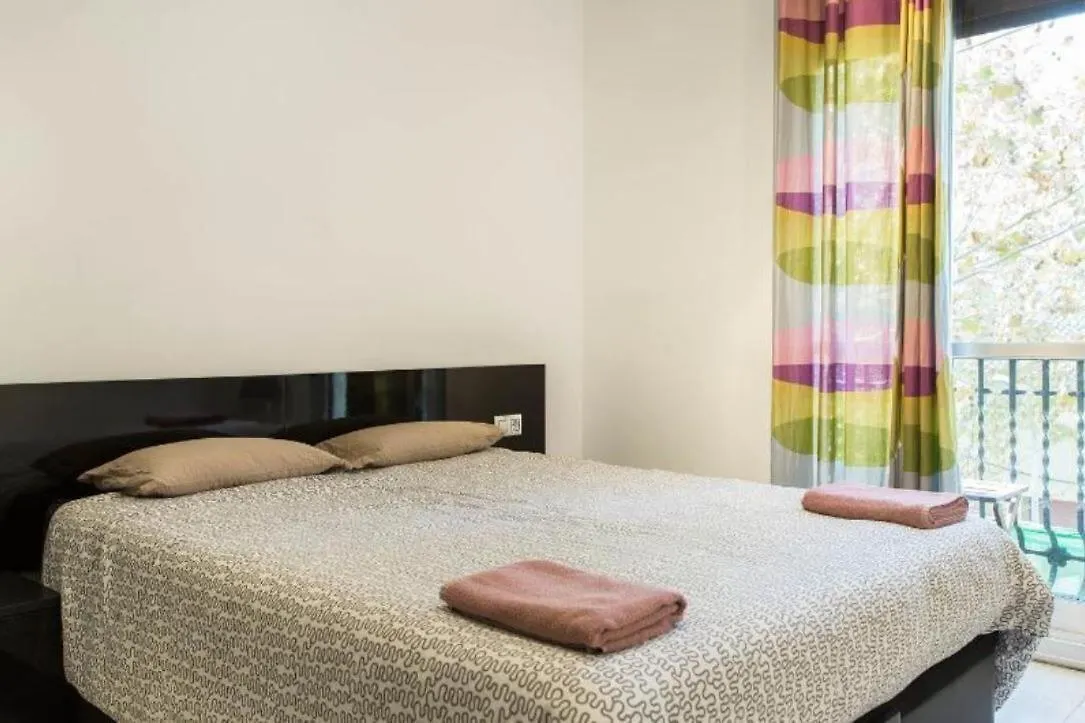 Modern Pad In A Great Old Barrio Lejlighed Barcelona