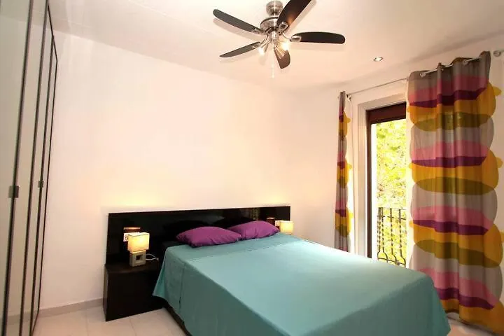 Modern Pad In A Great Old Barrio Apartment Barcelona